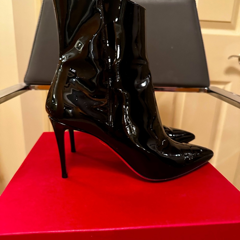 Aquazzura
Aquazzura Pointed-Toe High-Ankle Boots